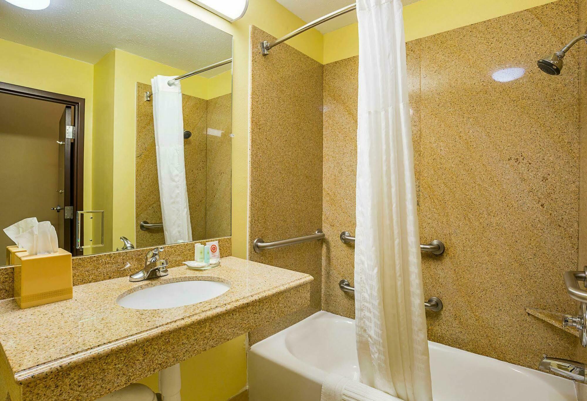 Comfort & Port Arthur-port Neches Hotel